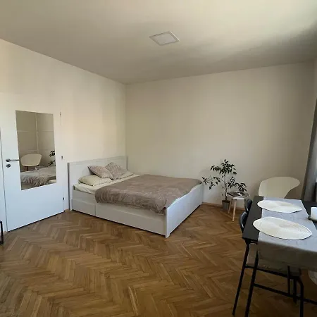 Podoli Апартаменты *